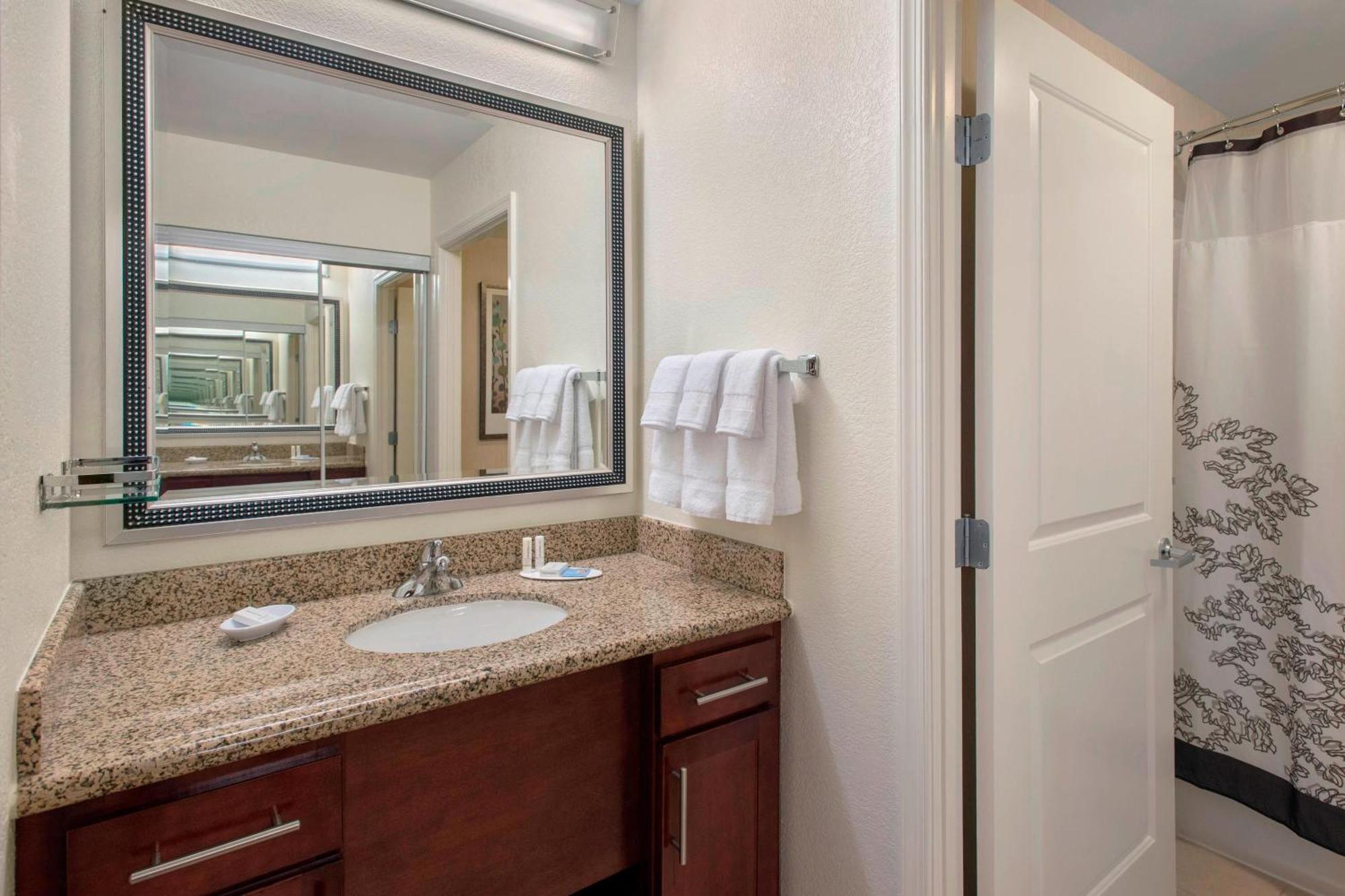 Residence Inn Alexandria Old Town South At Carlyle Eksteriør billede